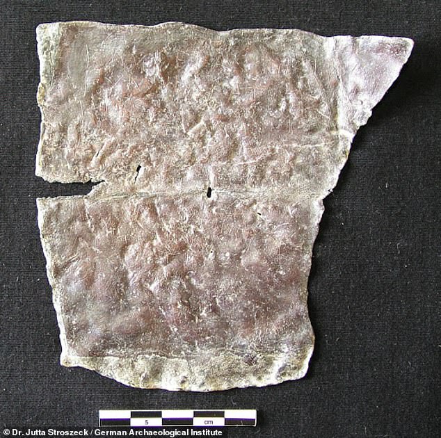 Βρέθηκαν επιγραφές ηλικίας 2.500 ετών που επάνω τους είχαν κατάρες και επικλήσεις νεκρών - Φωτογραφία 6