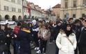 «Εφιάλτης» στην Πράγα για 17 μαθητές από τη Ρόδο - Φωτογραφία 2