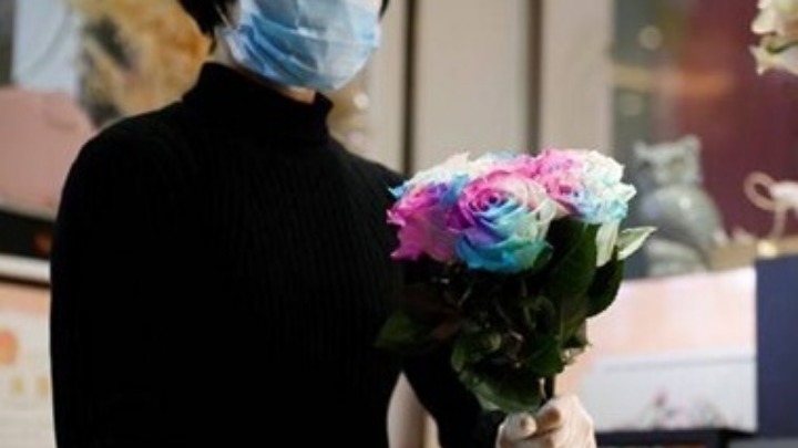 Ανθοπωλείο στην Κίνα στέλνει λουλούδια και απολυμαντικό - Φωτογραφία 1