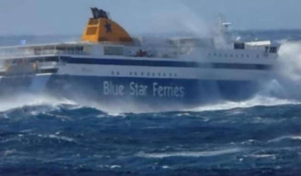 Το Blue Star 2 έδεσε στο λιμάνι της Ρόδου έπειτα από εννέα ώρες - Φωτογραφία 1