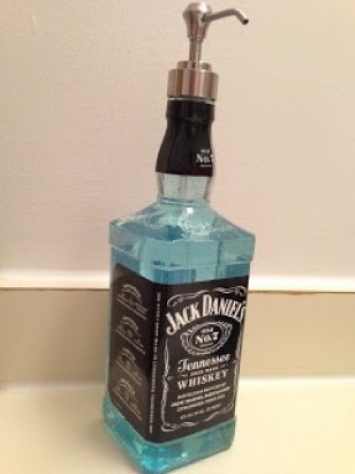 ΚΑΤΑΣΚΕΥΕΣ - Φτιάξε ένα δοχείο για σαπούνι από μπουκάλι Jack Daniel’s - Φωτογραφία 3