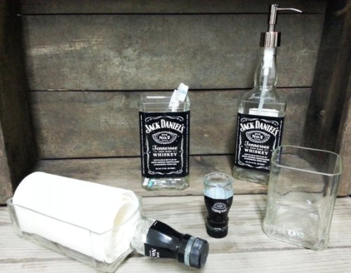 ΚΑΤΑΣΚΕΥΕΣ - Φτιάξε ένα δοχείο για σαπούνι από μπουκάλι Jack Daniel’s - Φωτογραφία 6