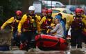 «Ντένις»: Η κακοκαιρία σαρώνει τα βόρεια της Βρετανίας - Ακυρώσεις πτήσεων και πλημμυρισμένα σπίτια