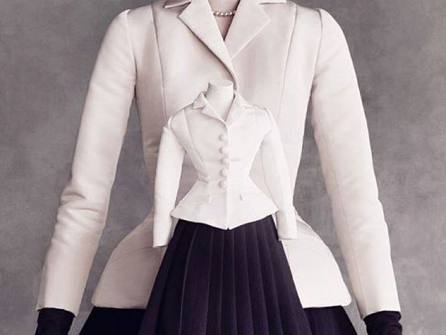 Η ιστορία πίσω από το πιο εμβληματικό ρούχο του οίκου Dior Κλείνει φέτος 73 χρόνια... - Φωτογραφία 1