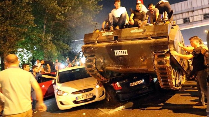 Φήμες για απόπειρα νέου πραξικοπήματος στην Τουρκία: Τι δήλωσαν Μπαχτσελί και Τσελίκ - Φωτογραφία 1
