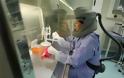 Διεθνές πείραμα δημιουργεί επικίνδυνο ιό εργαστηρίου