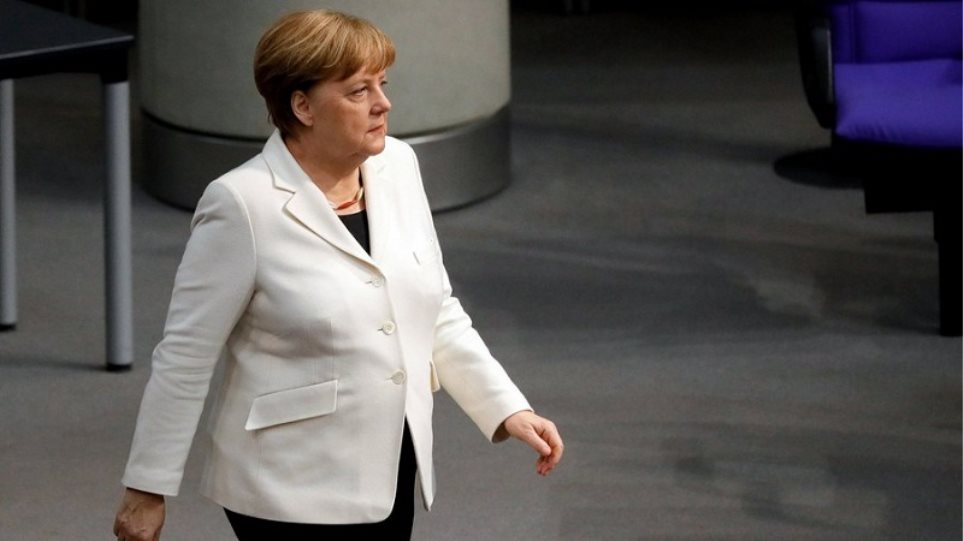 Διχασμένοι οι Γερμανοί για το αν πρέπει να παραμείνει καγκελάριος η Μέρκελ - Φωτογραφία 1