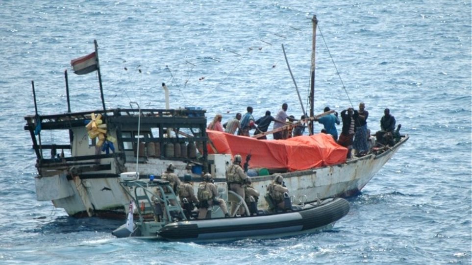 Οι Σομαλοί πειρατές «αγαπάνε» τους ‘Ελληνες εφοπλιστές - Φωτογραφία 1
