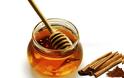 Τι Συμβαίνει αν τρώτε μέλι και κανέλα κάθε μέρα!