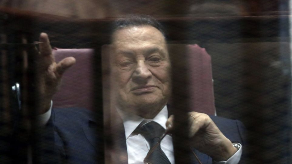 Αίγυπτος: Στην εντατική ο έκπτωτος πρόεδρος Χόσνι Μουμπάρακ - Φωτογραφία 1