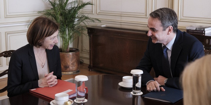 Συνάντηση Μητσοτάκη με τη Γαλλίδα Υπουργό Άμυνας - Φωτογραφία 1
