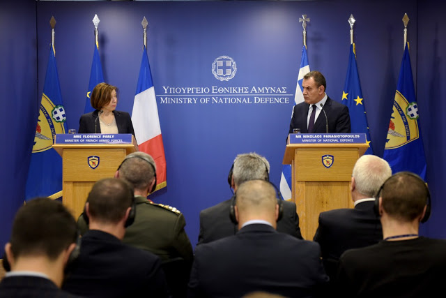Συνάντηση ΥΕΘΑ κ. Νικόλαου Παναγιωτόπουλου με την Υπουργό Άμυνας της Γαλλικής Δημοκρατίας κ. Φλωράνς Παρλύ - Φωτογραφία 2