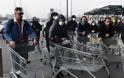 Κορωνοϊός: Έβδομος νεκρός στην Ιταλία - Πανικός με αστυνομικούς στους δρόμους και πόλεις-φαντάσματα - Φωτογραφία 8