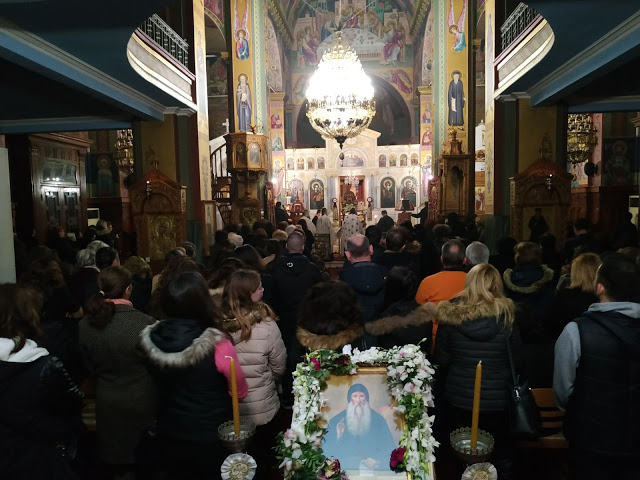 Συνεχίζεται το προσκύνημα της Τιμίας Κάρας του Οσίου Δαυίδ του Γέροντος στον Ιερό Ναό Αγίας Τριάδος Αγρινίου - Φωτογραφία 1