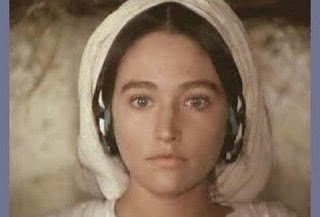 Πώς είναι ΣΗΜΕΡΑ η ηθοποιός που υποδύθηκε την Παναγία στο Ιησούς από τη Ναζαρέτ; - Φωτογραφία 1