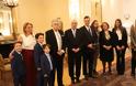 Ο Παυλόπουλος παρασημοφόρησε τον πρύτανη του ΕΚΠΑ και τον πρόεδρο του Κεντρικού Ισραηλιτικού Συμβουλίου