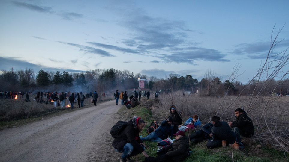 DW: 120.000 πρόσφυγες έτοιμοι να μετακινηθούν προς την Ελλάδα - Φωτογραφία 1