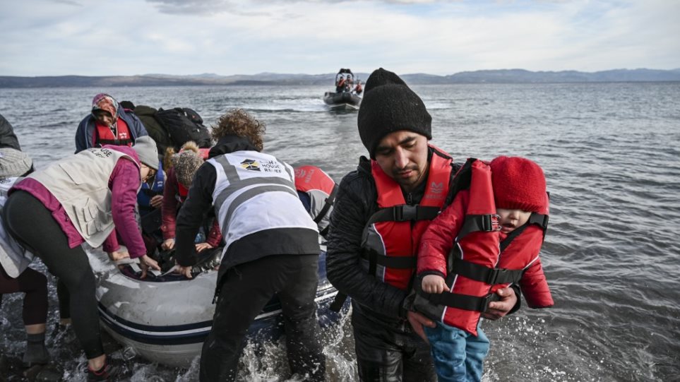 Bild - Μεταναστευτικό: Η Ελλάδα στέλνει 50 πολεμικά πλοία στα ελληνικά νησιά - Φωτογραφία 1