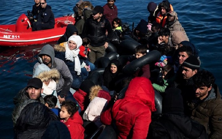 Στο λιμάνι της Μυτιλήνης περισσότεροι από 100 μετανάστες - Φωτογραφία 1