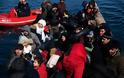 Στο λιμάνι της Μυτιλήνης περισσότεροι από 100 μετανάστες