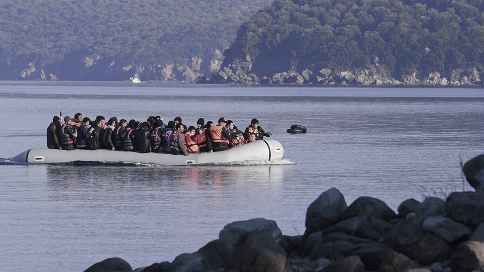 Περίπου 1.000 μετανάστες πέρασαν σε ελληνικά νησιά το τελευταίο 24ωρο! - Φωτογραφία 1