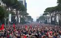 Αλβανία: Μεγάλο συλλαλητήριο στα Τίρανα για την «υπεράσπιση του Συντάγματος»