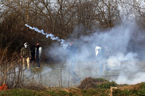 Δήμαρχος Ορεστιάδας : Οργανωμένη τουρκική επίθεση με drones που ρίχνουν χημικά - Φωτογραφία 1