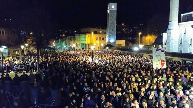 ΤΣΙΠΑΡΙΣΜΕΝΟΙ ΚΑΝΟΥΝ ΠΡΟΠΑΓΑΝΔΑ ΓΙΑ ΤΟ ΤΣΙΠ-ΠΑΙΔΙ ΜΕ ΚΑΡΚΙΝΟ ΑΠΟ ΓΑΛΛΙΑ ΘΕΡΑΠΕΥΕΤΑΙ ΜΕ ΤΟΝ ΣΤΑΥΡΟ ΑΓΙΩΝ ΙΣΙΔΩΡΩΝ(Βίντεο) - Φωτογραφία 4