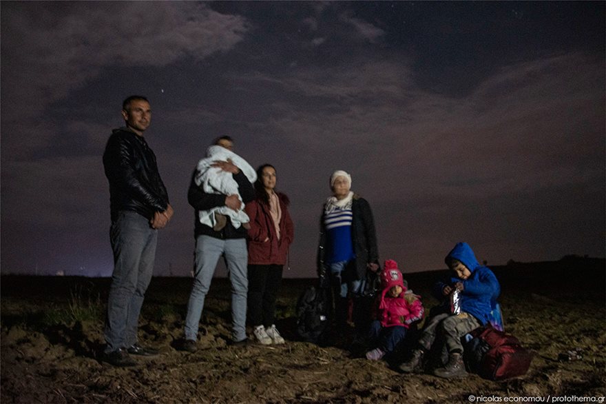 Μεταναστευτικό - ανθρώπινες ιστορίες: Σύροι πρόσφυγες πέρασαν τα νερά του Έβρου, αναζητώντας τ’ όνειρο - Φωτογραφία 9