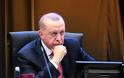 Ερντογάν: Κατέθεσε αγωγή κατά του βουλευτή που προκάλεσε την «κλωτσοπατινάδα» στη βουλή