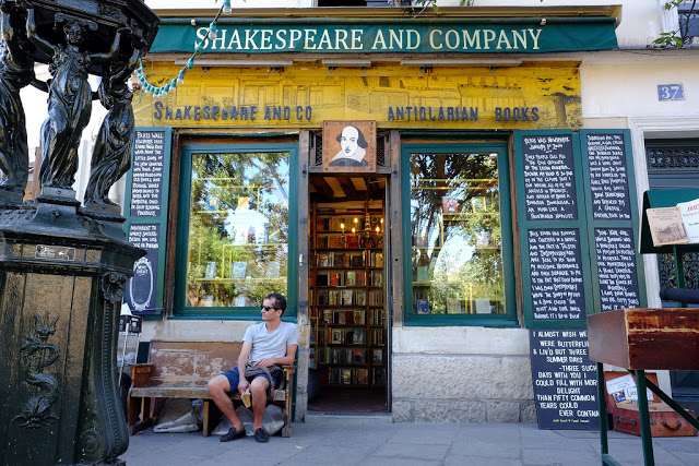Shakespeare & Company: Το βιβλιοπωλείο θρύλος στο Παρίσι που μπορείς να κοιμηθείς - Φωτογραφία 1