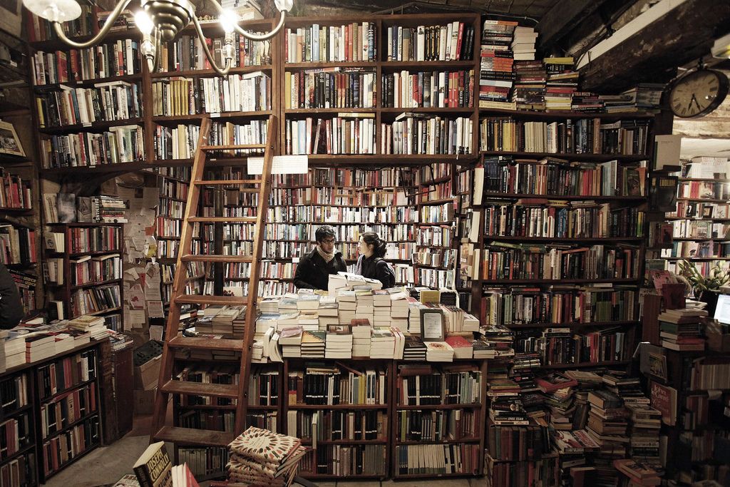 Shakespeare & Company: Το βιβλιοπωλείο θρύλος στο Παρίσι που μπορείς να κοιμηθείς - Φωτογραφία 2