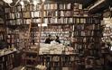 Shakespeare & Company: Το βιβλιοπωλείο θρύλος στο Παρίσι που μπορείς να κοιμηθείς - Φωτογραφία 2