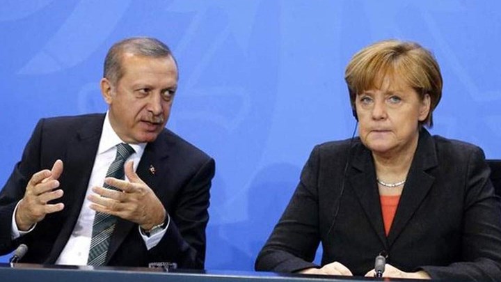 Μεταναστευτικό: Αναθεώρηση της συμφωνίας Τουρκίας-ΕΕ ζήτησε ο Ερντογάν από τη Μέρκελ - Φωτογραφία 1