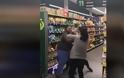 Κορονοϊός: Πανικός στα σούπερ μάρκετ της Αυστραλίας - Πιάστηκαν στα χέρια για... χαρτί υγείας (video)