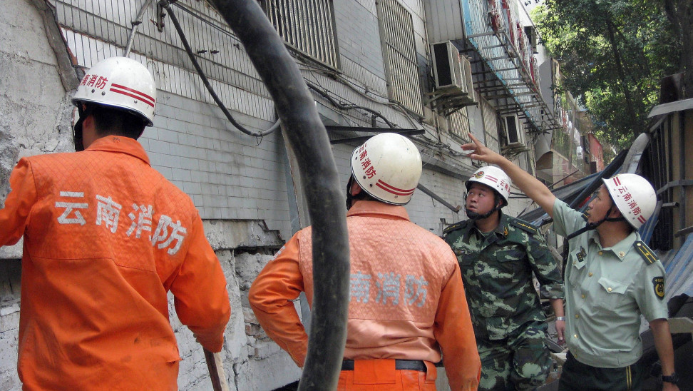 Κίνα - Κορωνοϊός: Το ξενοδοχείο που κατέρρευσε ήταν 5όροφο - Δεκάδες εγκλωβισμένοι - Φωτογραφία 1