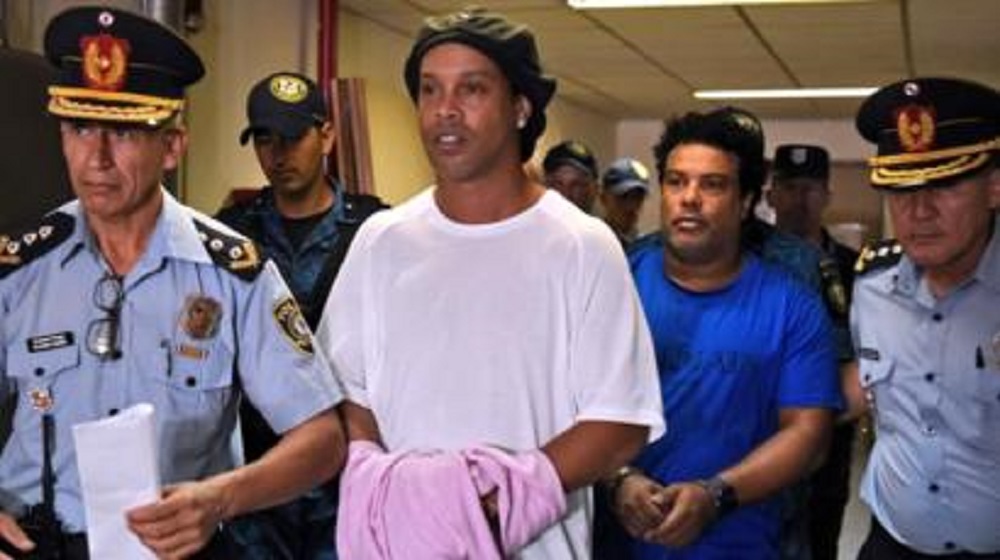 Γιατί συνελήφθη ο Ροναλντίνιο στην Παραγουάη - Φωτογραφία 1