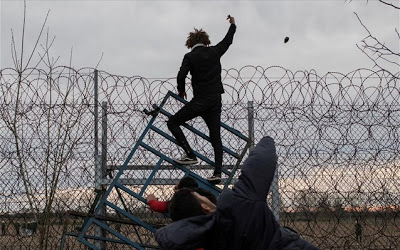 Reuters: Στον Έβρο όλοι θέλουν να είναι... Σύροι - Φωτογραφία 1