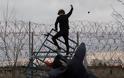 Reuters: Στον Έβρο όλοι θέλουν να είναι... Σύροι