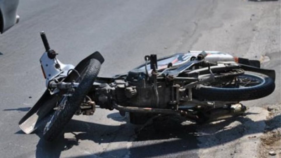 Εύβοια: Όχημα παρέσυρε μηχανάκι και σκότωσε δυο άτομα - Φωτογραφία 1