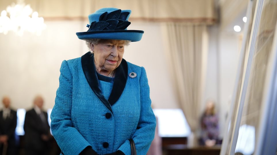 Κορωνοϊός - Βρετανία: Η βασίλισσα θα συνεχίσει τα καθήκοντά της για να σταματήσει ο εθνικός πανικός - Φωτογραφία 1