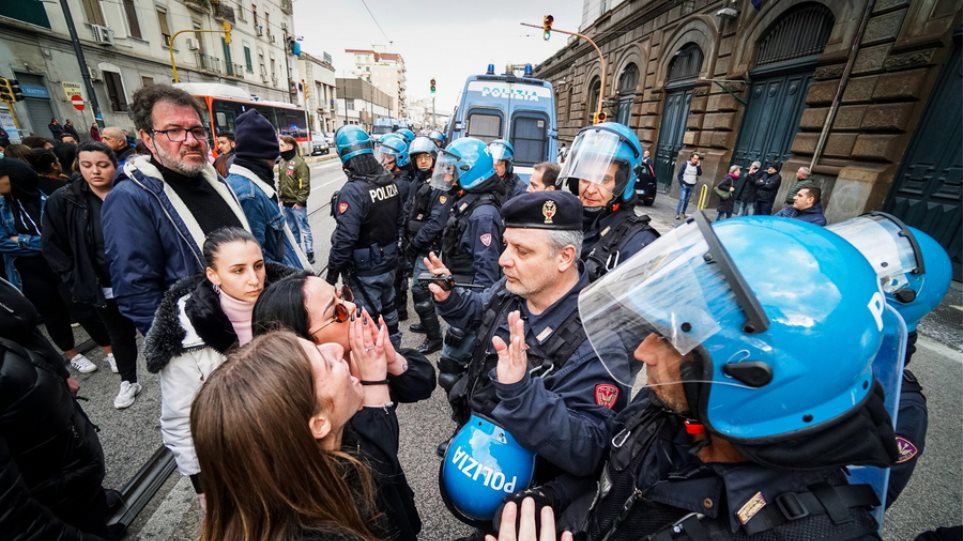 Ιταλία: Εξεγέρσεις σε φυλακές γιατί απαγόρευσαν το επισκεπτήριο - Φωτογραφία 1