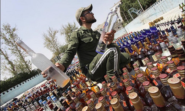 Ιράν: Πίστεψαν φήμες πως το αλκοόλ θεραπεύει τον κοροναϊό - 27 οι νεκροί - Φωτογραφία 1
