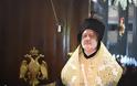 Ο Αρχιεπίσκοπος Αμερικής Ελπιδοφόρος απαγορεύει τον ασπασμό του Σταυρού και των εικόνων