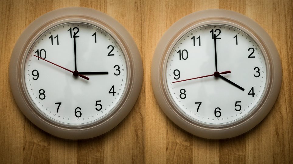 Πότε αλλάζει η ώρα; Δείτε την ημέρα που θα γυρίσουμε τα ρολόγια μας - Φωτογραφία 1