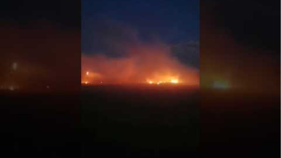 Έβρος: Επικίνδυνη νύχτα - Μετανάστες πέταξαν μολότοφ και άναψαν φωτιές - Φωτογραφία 2