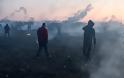 Έβρος: Επικίνδυνη νύχτα - Μετανάστες πέταξαν μολότοφ και άναψαν φωτιές
