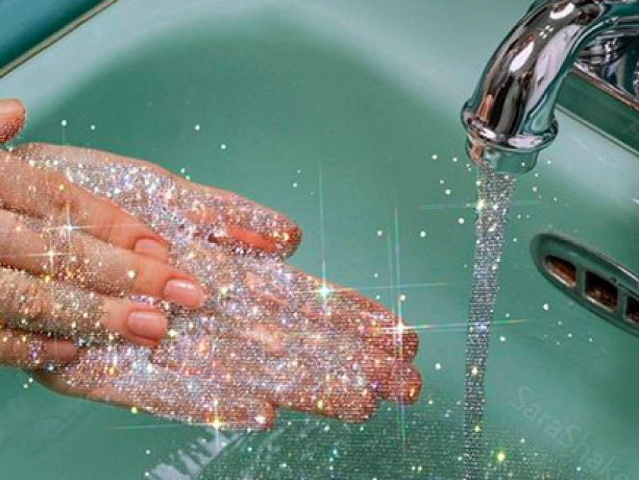 Αντισηπτικό τζελ VS πλύσιμο χεριών με σαπούνι: Τι ισχύει τελικά; Γιατρός δίνει τις απαντήσεις - Φωτογραφία 1