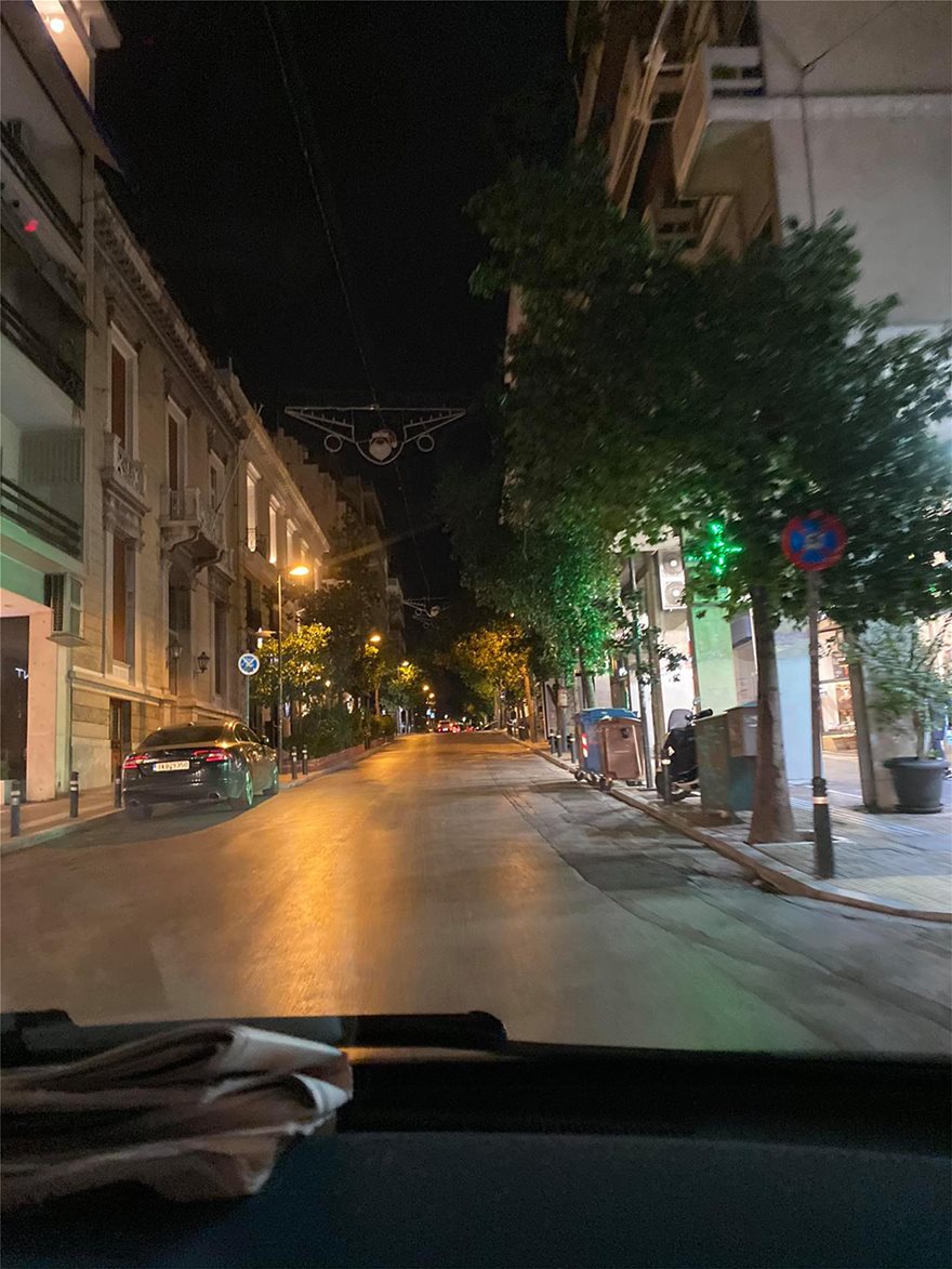 Σάββατο βράδυ: Πόλη-φάντασμα η Αθήνα - Φωτογραφία 8