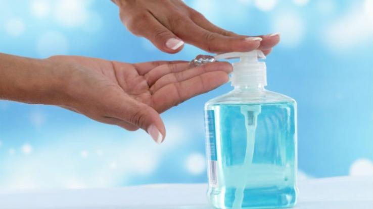 Αντισηπτικό τζελ VS πλύσιμο χεριών με σαπούνι: Τι ισχύει τελικά; - Φωτογραφία 1